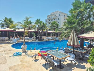 Flower Hotels & Resorts - Golem, Albanië