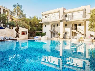Vile Oliva - Petrovac, Montenegro