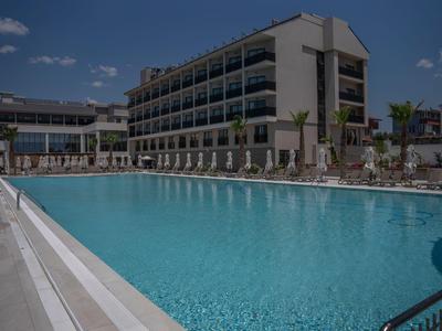 Avia Resort & Spa - Side