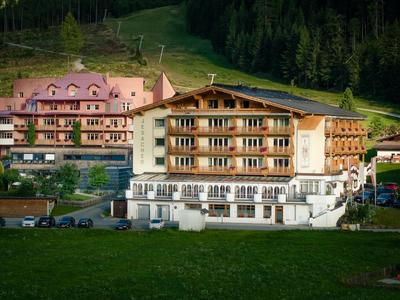 Alpinhotel Jesacherhof - St. Jakob im Defereggental