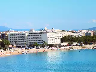 Tuntas Beach Altinkum