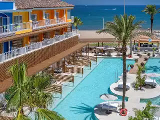 Mediterraneo Bay Resort  